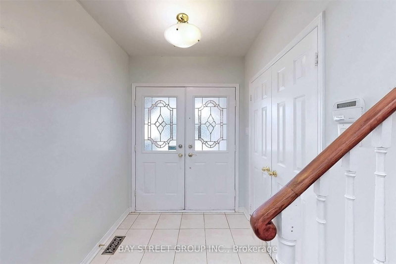 189 Martindale Ave, Oakville, L6H 4H2 | Image 2