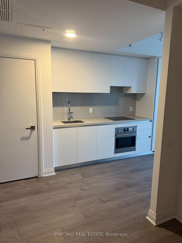 4009 - 4015 The Exchange