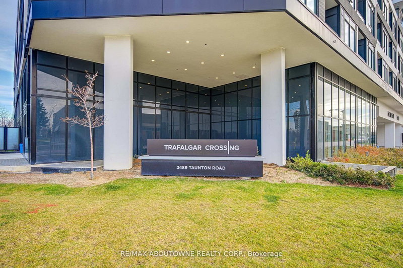 home for lease on 1313-2489 Taunton Road