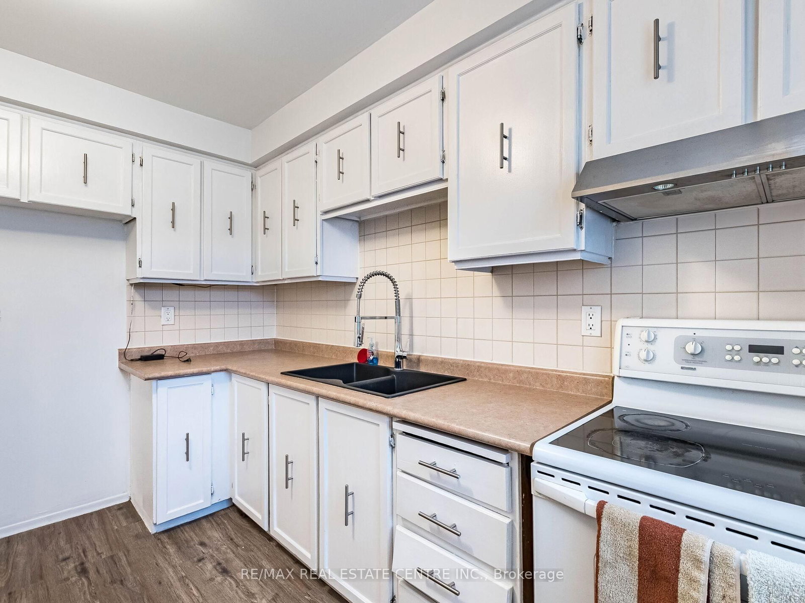 Townhouse for sale at 5 Moregate Crescent, Brampton, Ontario, L6S 3K9 - Central Park - MLS: W12778276