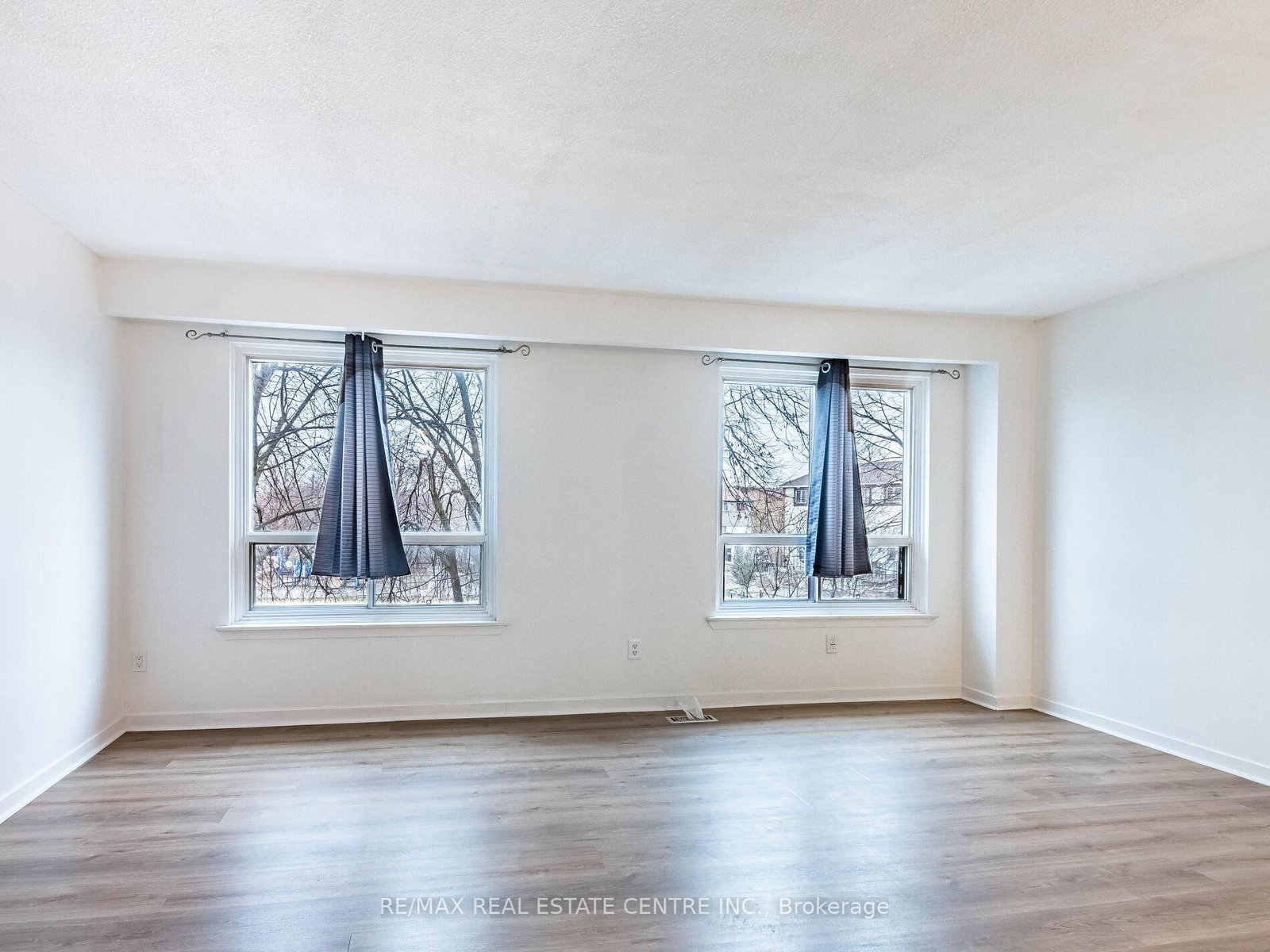 Townhouse for sale at 5 Moregate Crescent, Brampton, Ontario, L6S 3K9 - Central Park - MLS: W12778276