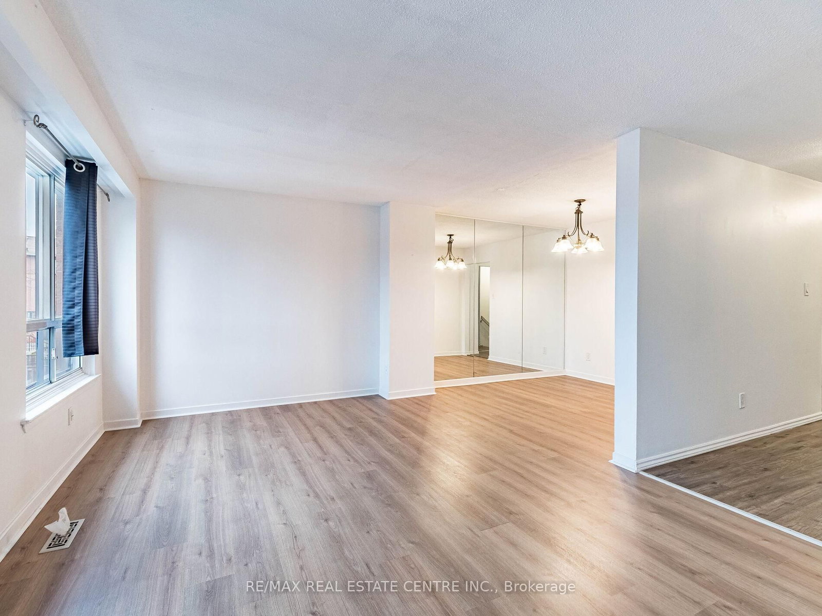 Townhouse for sale at 5 Moregate Crescent, Brampton, Ontario, L6S 3K9 - Central Park - MLS: W12778276