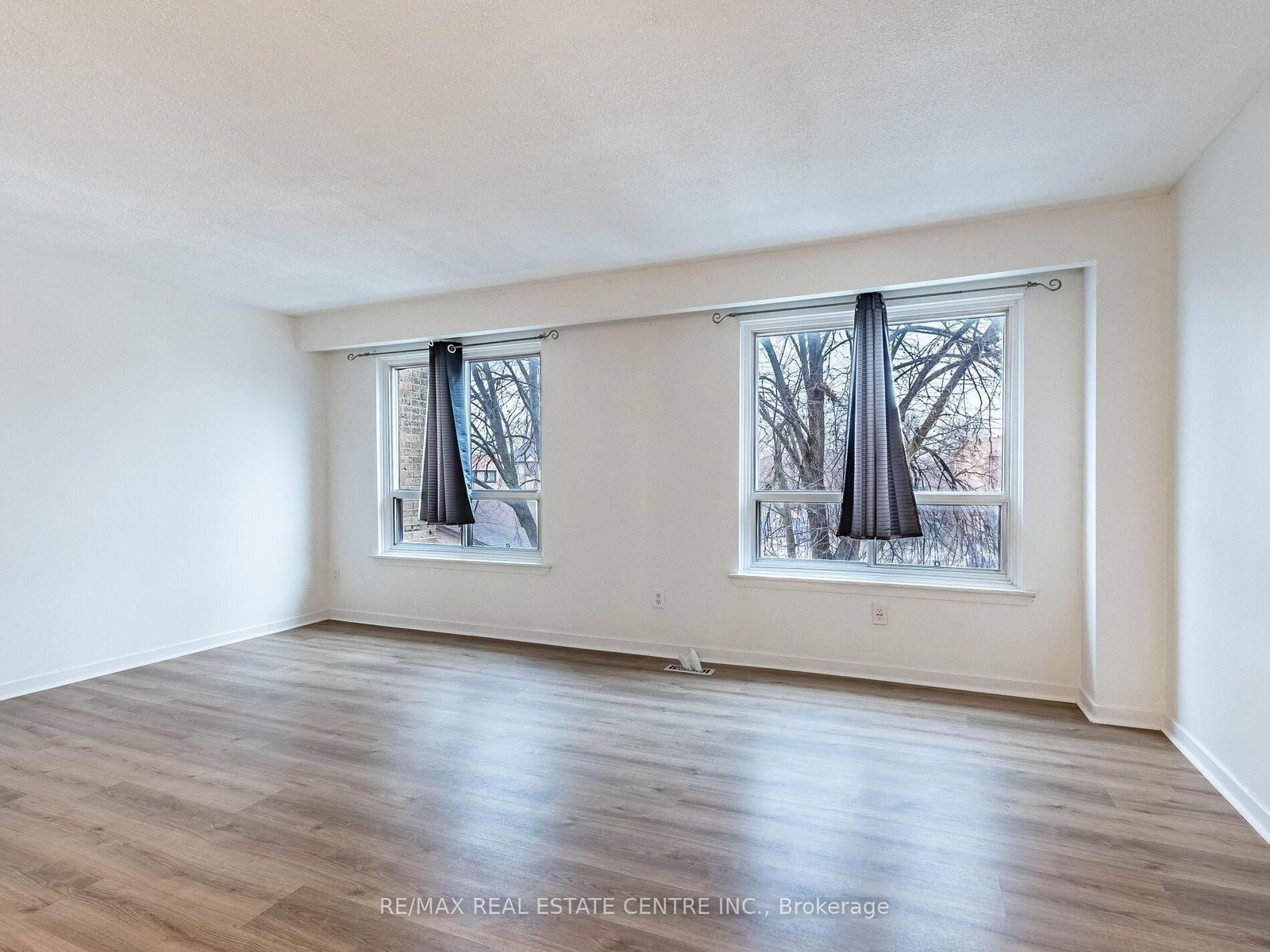 Townhouse for sale at 5 Moregate Crescent, Brampton, Ontario, L6S 3K9 - Central Park - MLS: W12778276