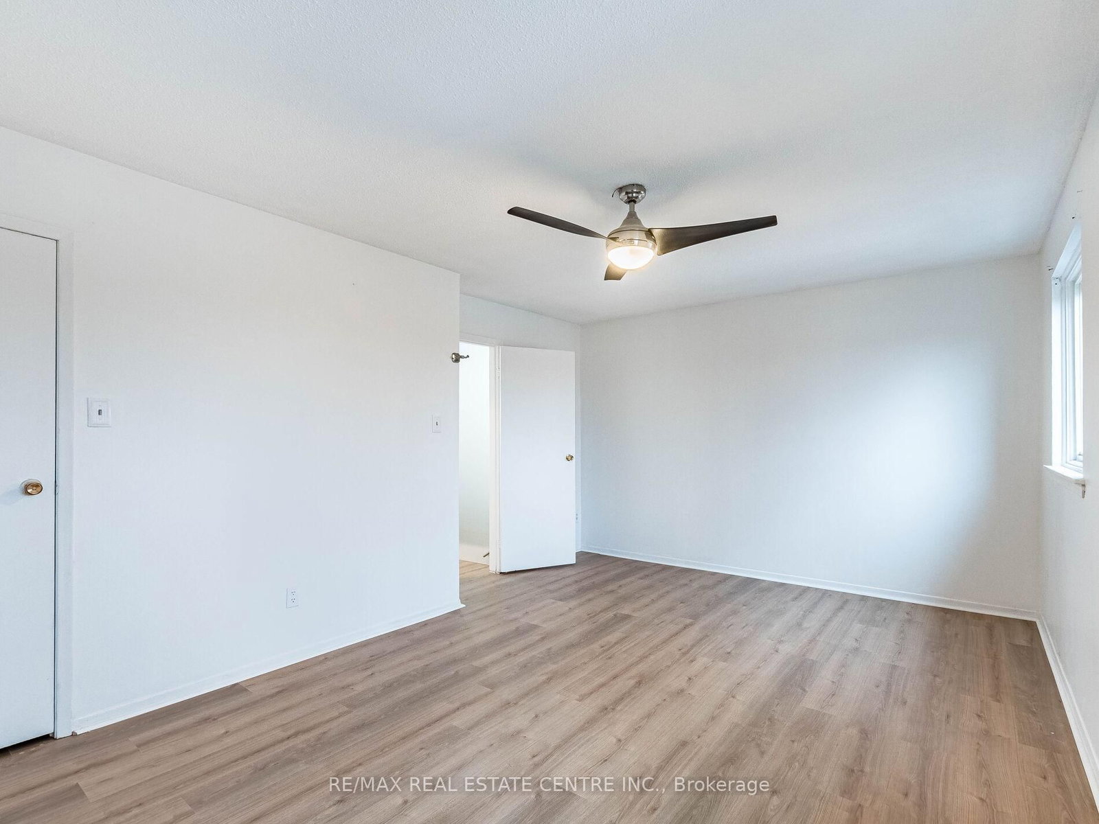 Townhouse for sale at 5 Moregate Crescent, Brampton, Ontario, L6S 3K9 - Central Park - MLS: W12778276