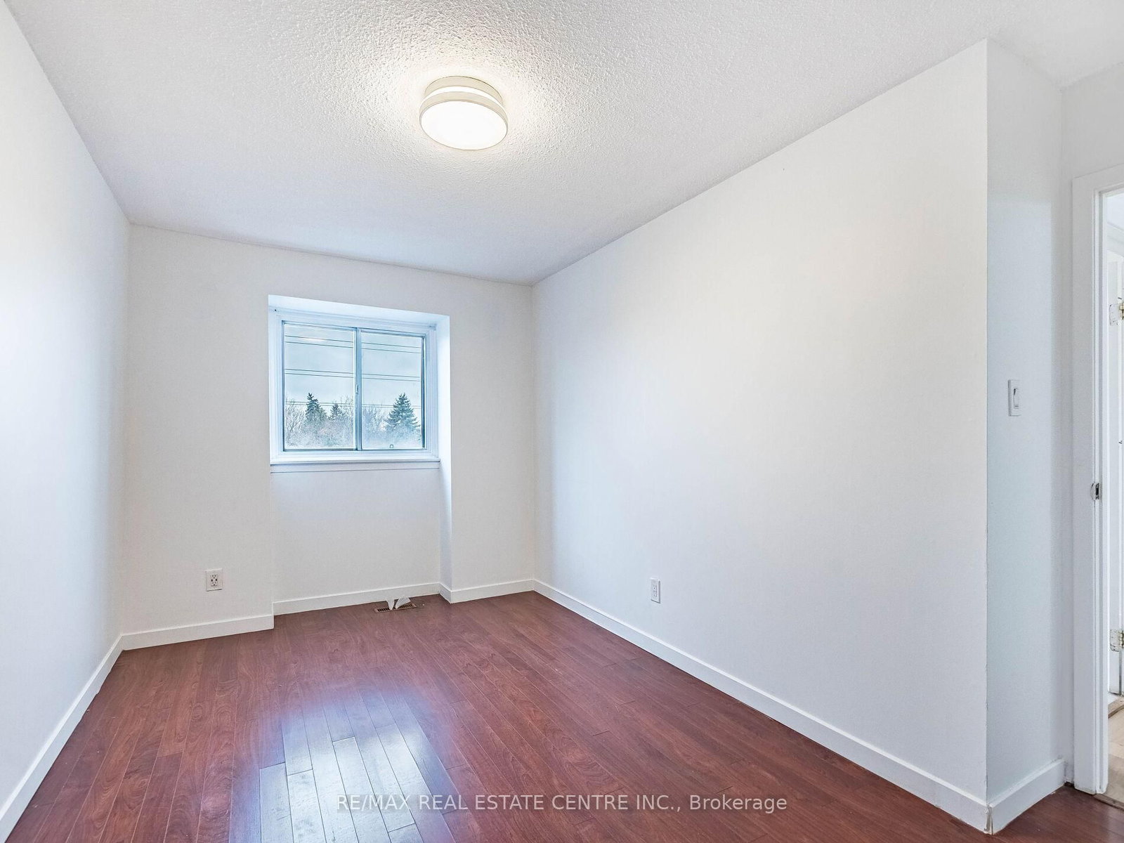 Townhouse for sale at 5 Moregate Crescent, Brampton, Ontario, L6S 3K9 - Central Park - MLS: W12778276