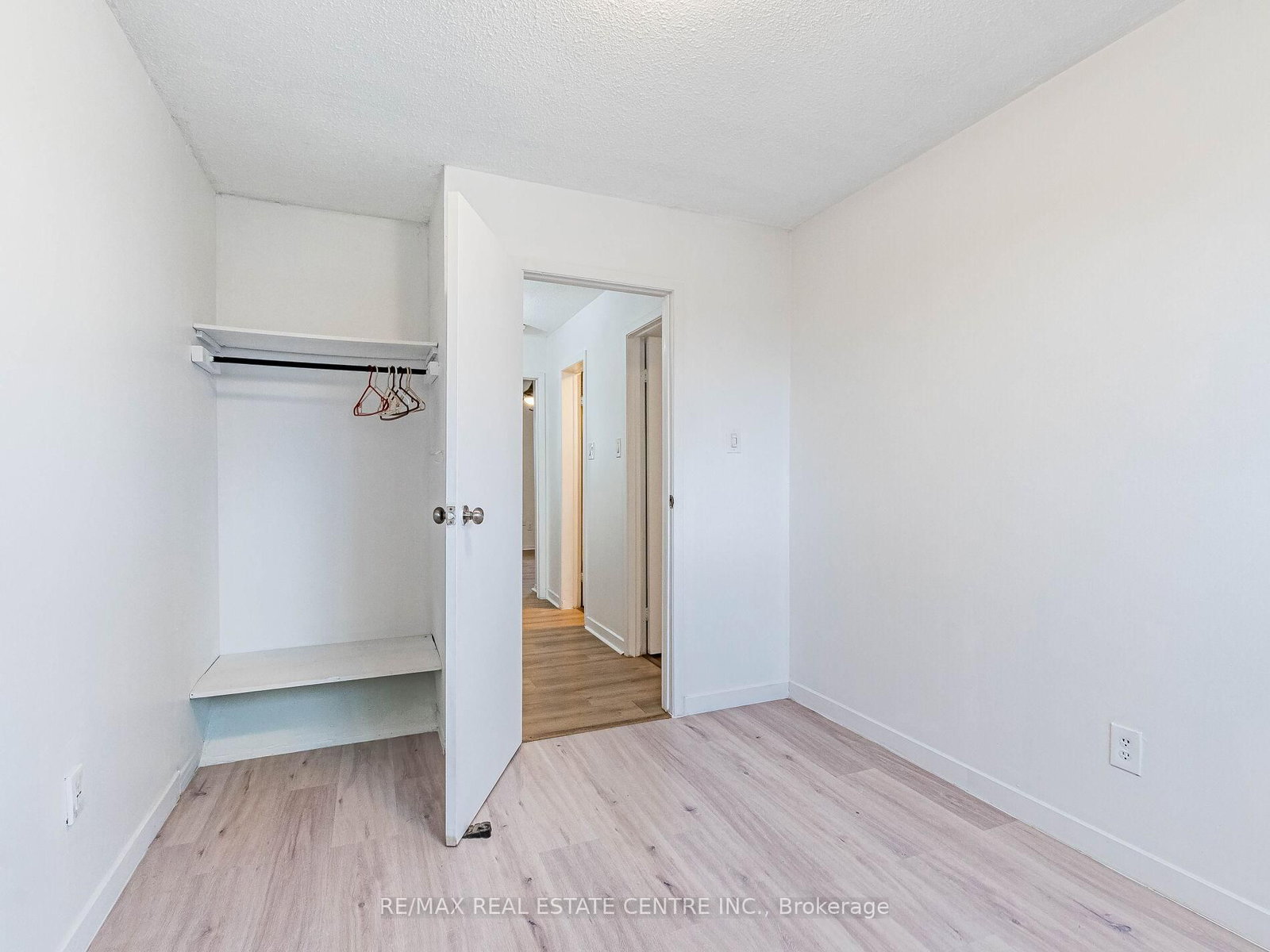 Townhouse for sale at 5 Moregate Crescent, Brampton, Ontario, L6S 3K9 - Central Park - MLS: W12778276