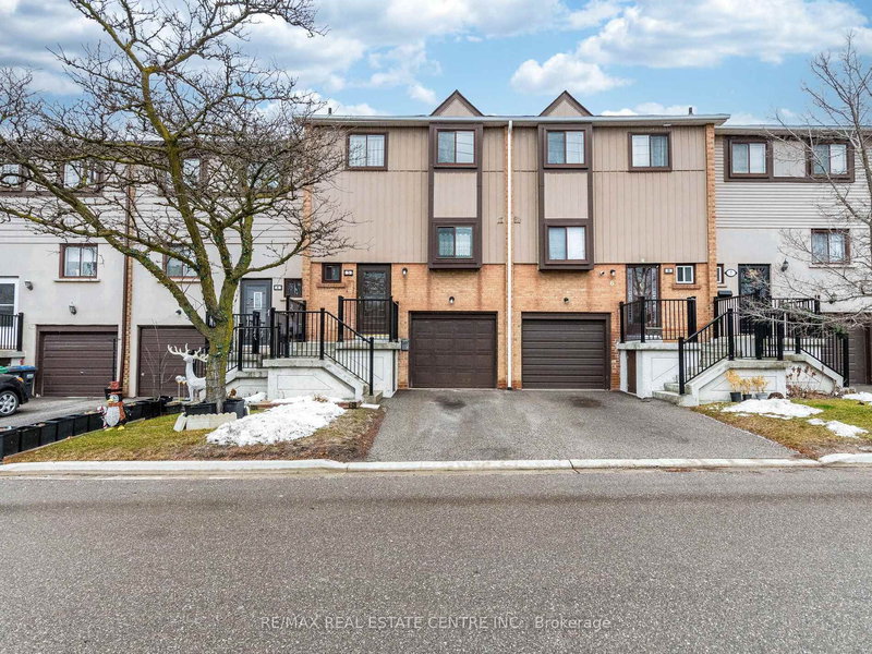 5 Moregate Cres, Brampton, L6S 3K9 | Image 3
