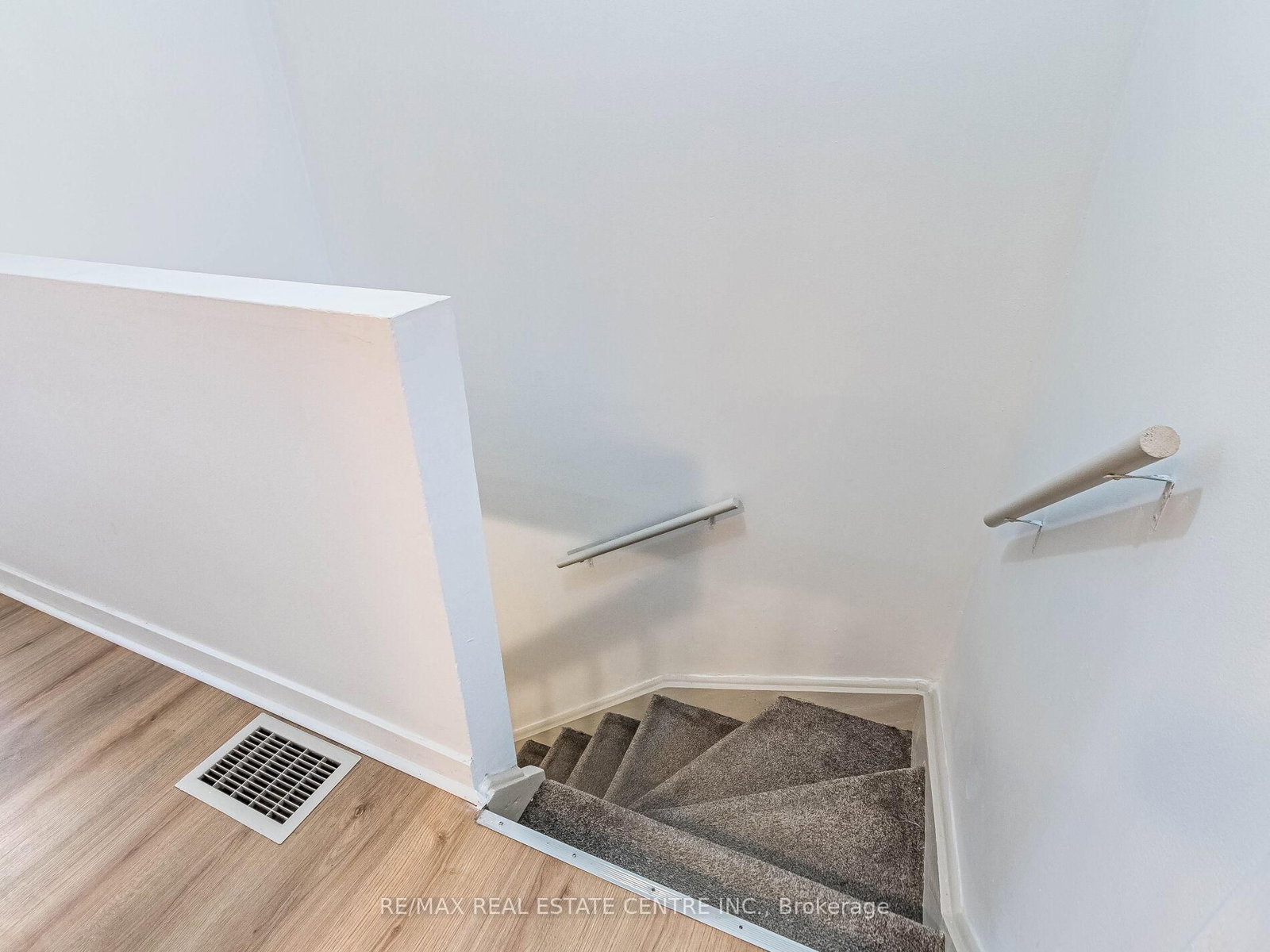 Townhouse for sale at 5 Moregate Crescent, Brampton, Ontario, L6S 3K9 - Central Park - MLS: W12778276