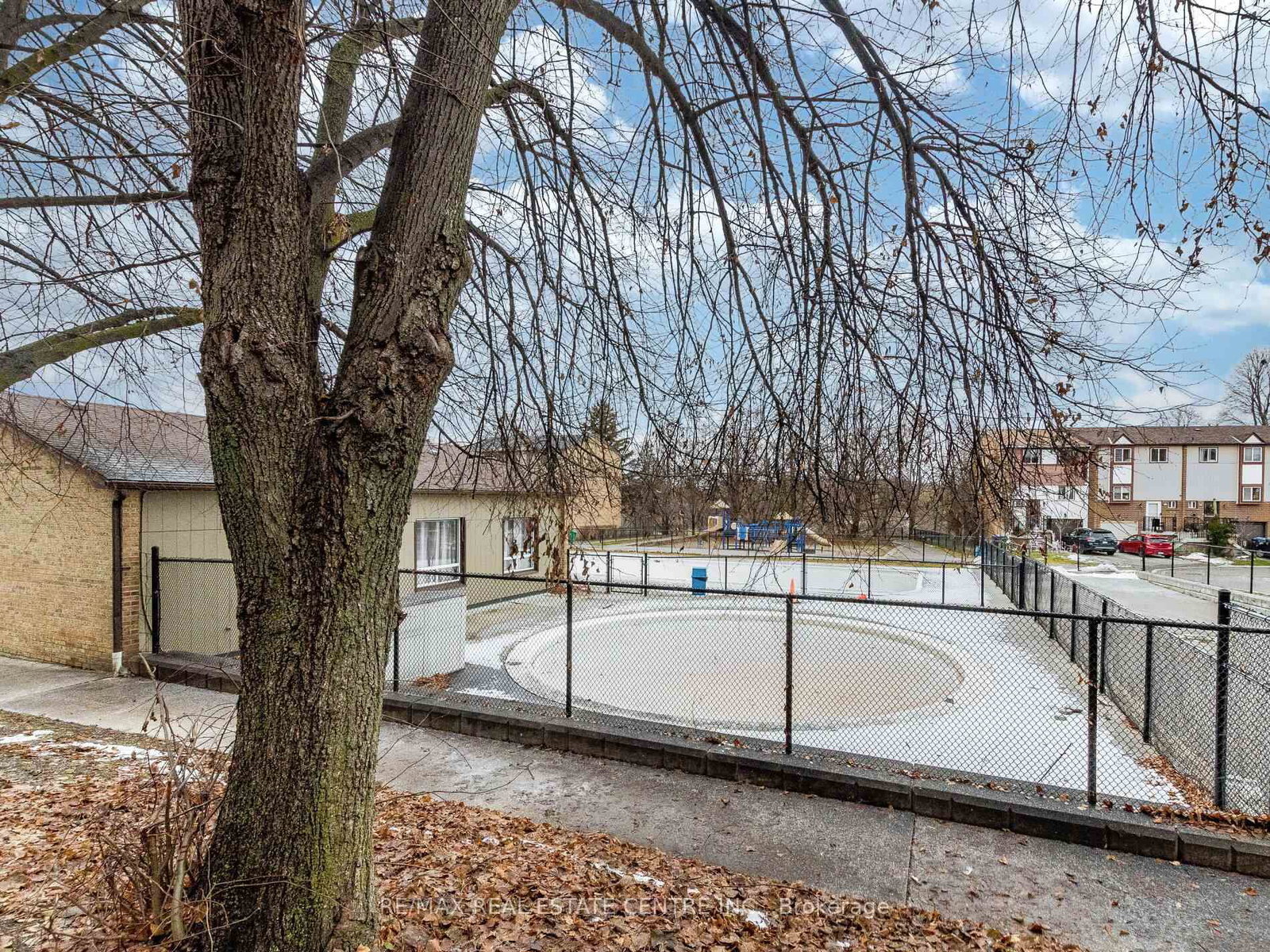 Townhouse for sale at 5 Moregate Crescent, Brampton, Ontario, L6S 3K9 - Central Park - MLS: W12778276