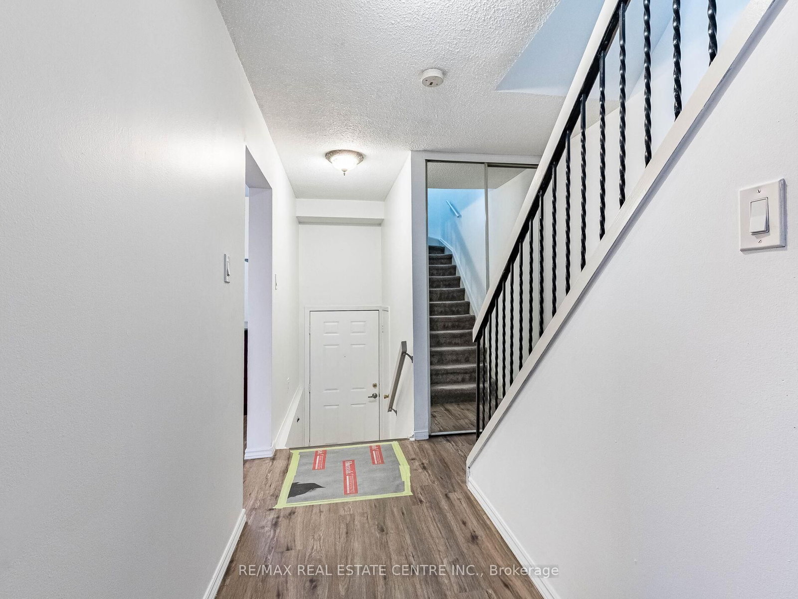 Townhouse for sale at 5 Moregate Crescent, Brampton, Ontario, L6S 3K9 - Central Park - MLS: W12778276