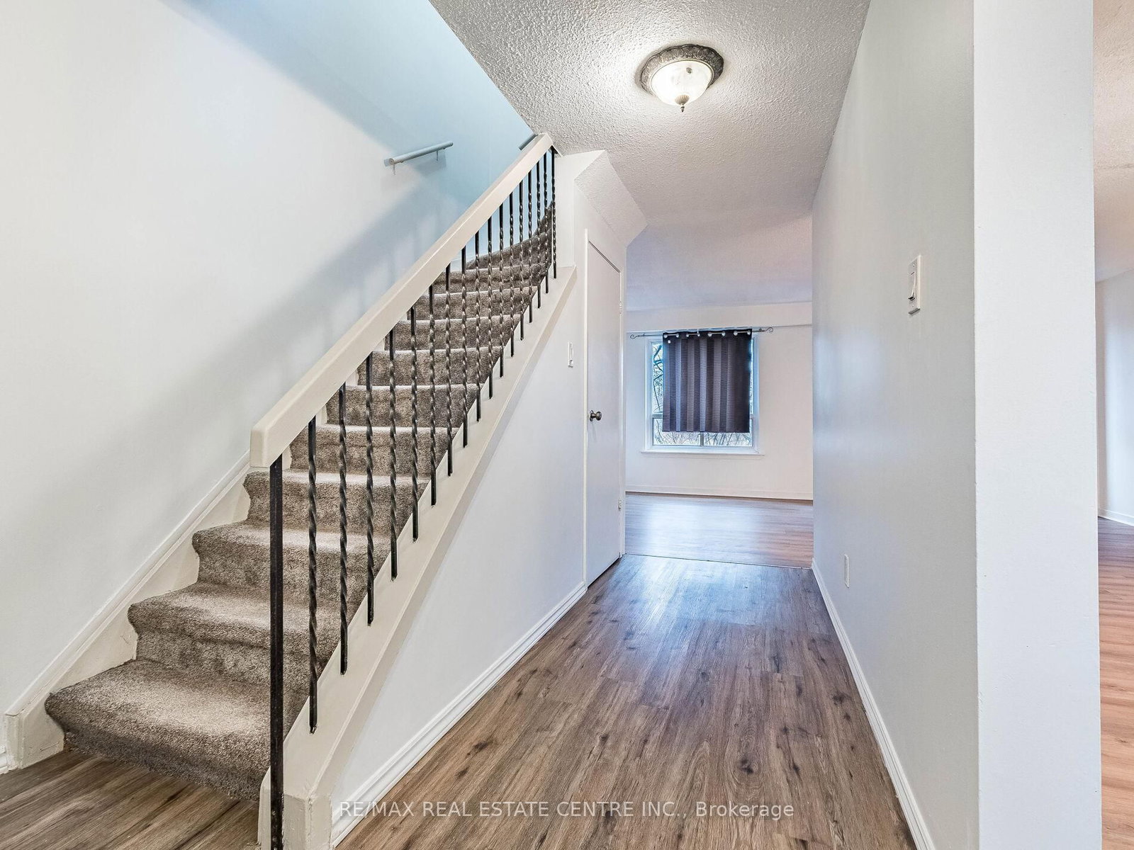 Townhouse for sale at 5 Moregate Crescent, Brampton, Ontario, L6S 3K9 - Central Park - MLS: W12778276