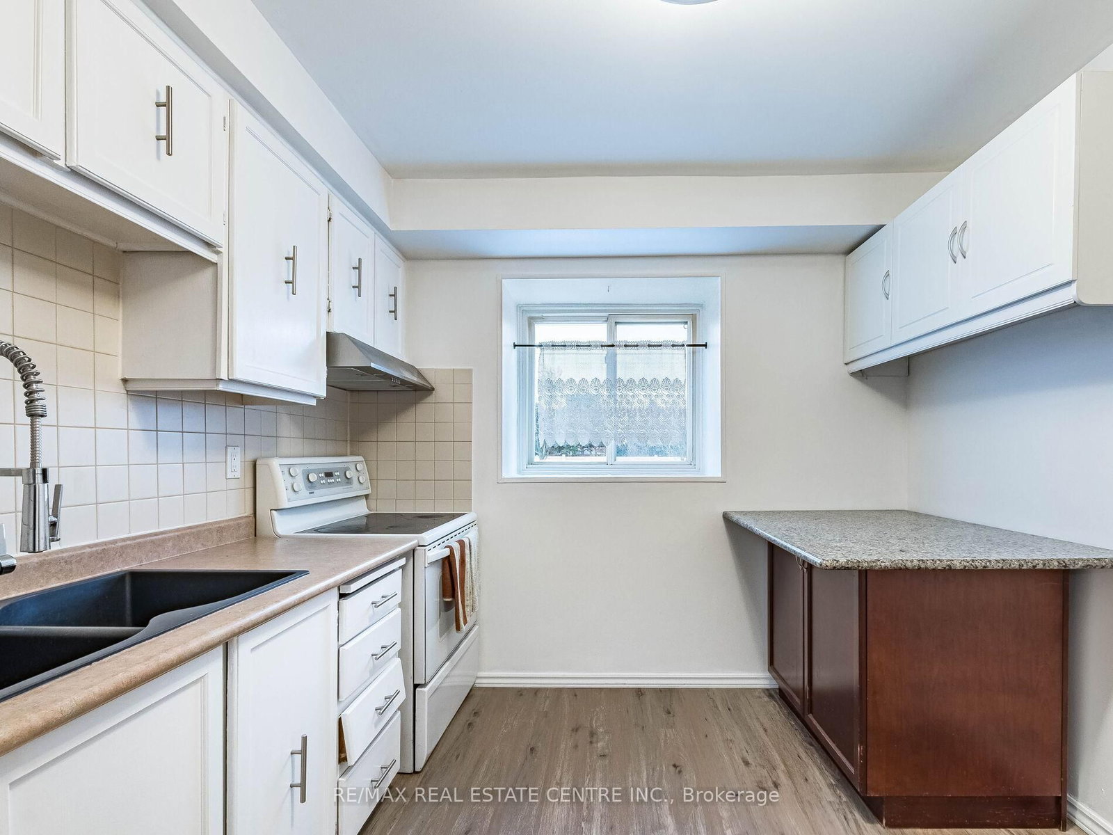 Townhouse for sale at 5 Moregate Crescent, Brampton, Ontario, L6S 3K9 - Central Park - MLS: W12778276