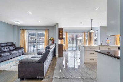 23 Torrance Wood, Brampton, Ontario image-0-4