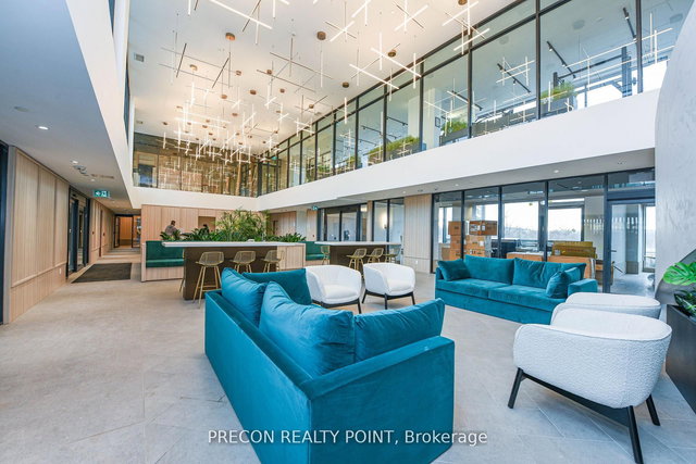 1102 - 3071 Trafalgar Road