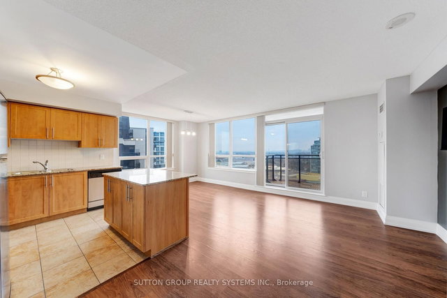 1215 - 1070 Sheppard Avenue W