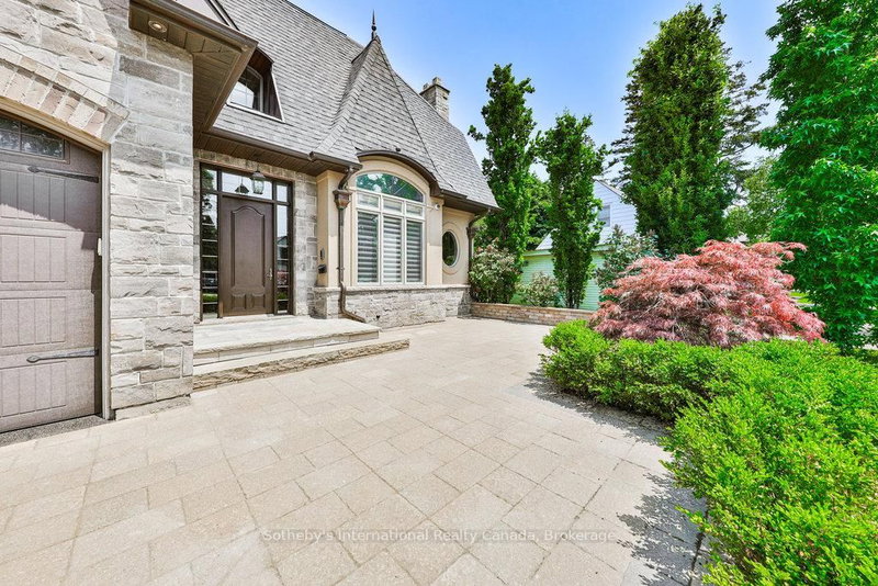 1035 Truman Ave, Oakville, L6H 1Y7 | Image 3