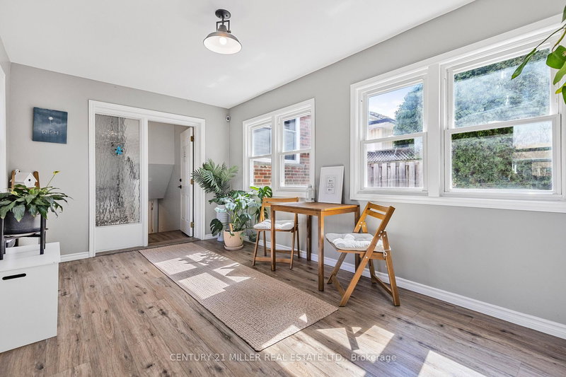 Suite - 248 Kingsleigh Crt, Milton, L9T 1X7 | Image 3