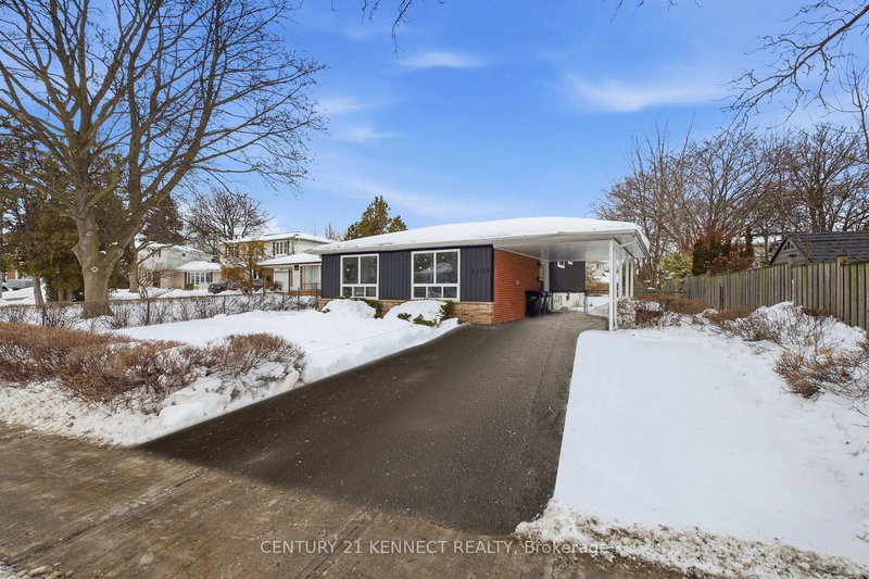 2121 Baynham Crt, Mississauga, L5A 1H1 | Image 2