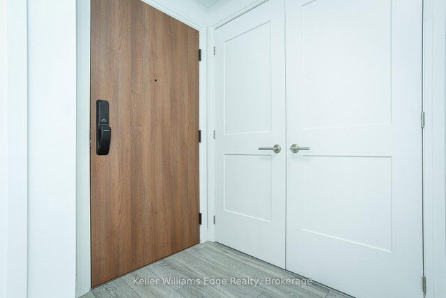 1017 - 21 Park Street E