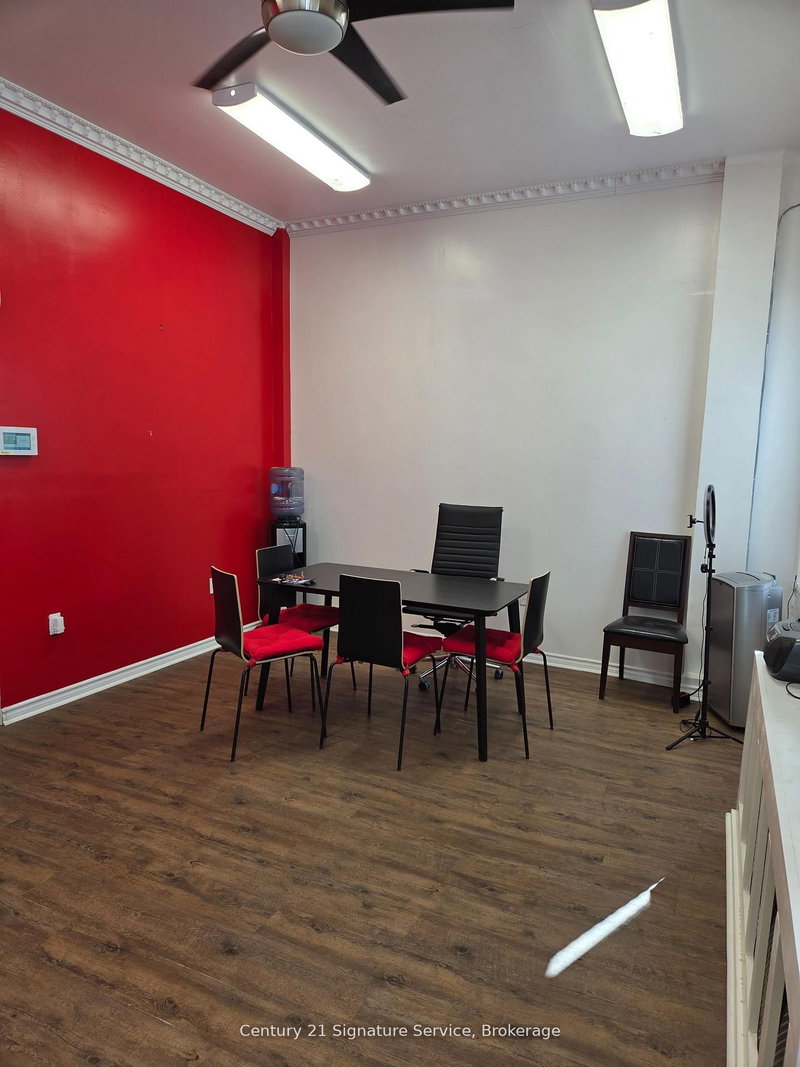 Main Flr - 1060 Old Derry Rd, Mississauga, L5W 1A1 | Image 2