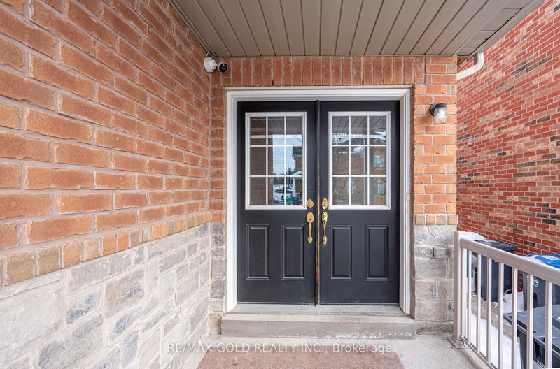 14 Gulfbrook Circ, Brampton, L6Z 0G4 | Image 2