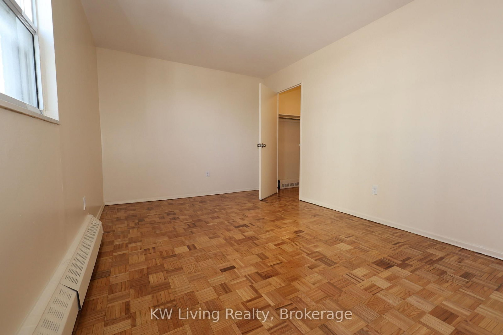 33 Central Parkway W, Unit 504 - Photo 17
