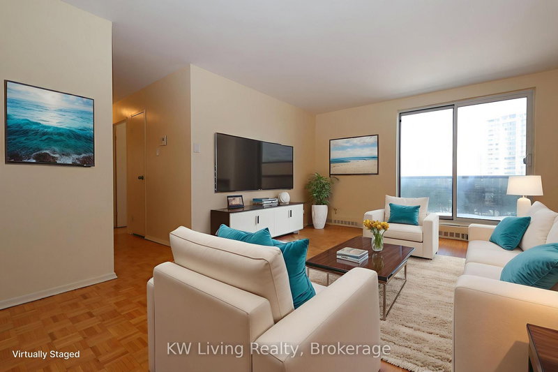 504 - 33 Central Pkwy W, Mississauga, L5B 1L4 | Image 3