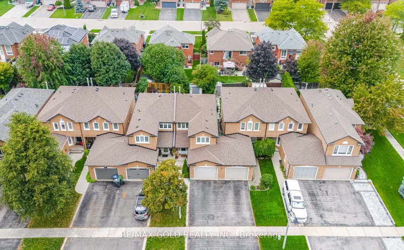 26 Flemington Dr, Caledon, L7C 1B5 | Image 2