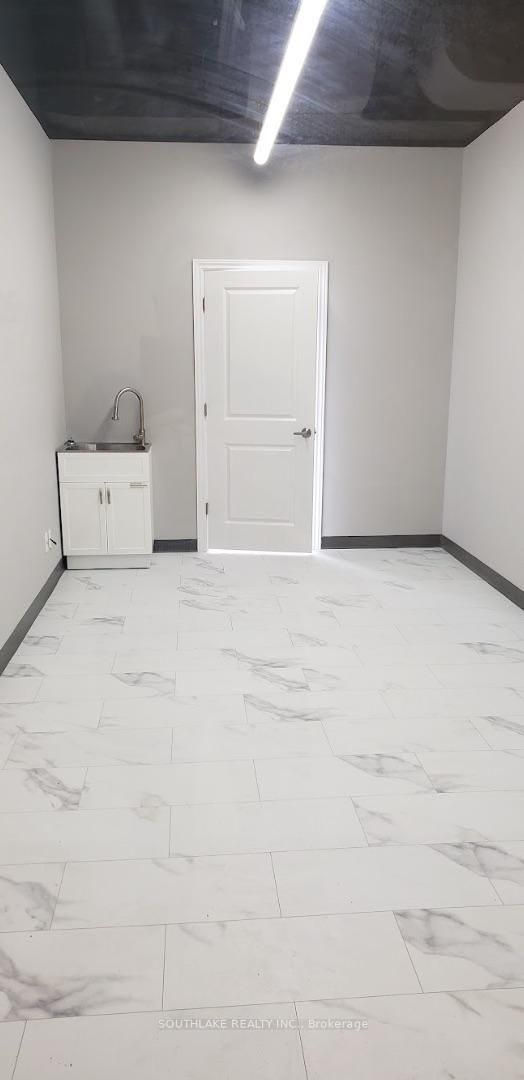 700 Dundas Street E, Unit 207B - Photo 4