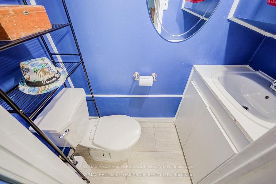 Townhouse for sale at 9 Bur Oak Way, Toronto, Ontario, M3L 2G3 - Glenfield-Jane Heights - MLS: W12781590