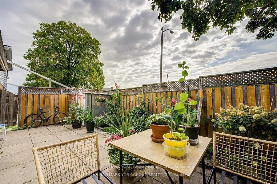 Townhouse for sale at 9 Bur Oak Way, Toronto, Ontario, M3L 2G3 - Glenfield-Jane Heights - MLS: W12781590