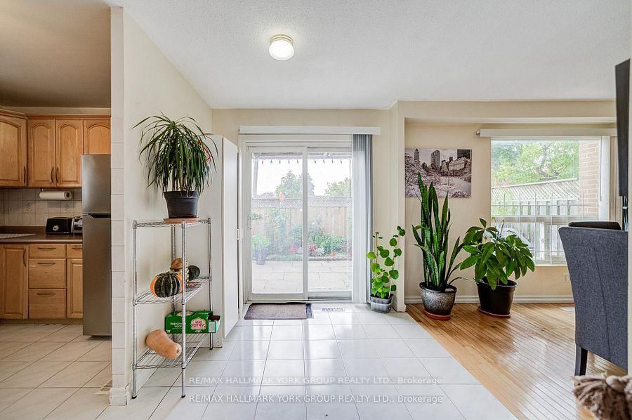 Townhouse for sale at 9 Bur Oak Way, Toronto, Ontario, M3L 2G3 - Glenfield-Jane Heights - MLS: W12781590