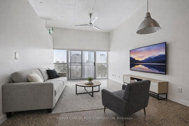 403 - 2 Fieldway Road