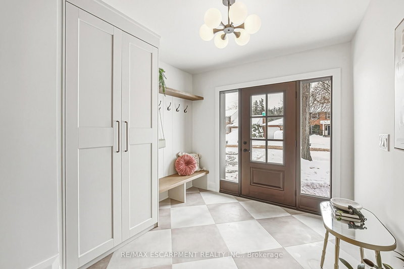251 Glen Afton Dr, Burlington, L7L 1G8 | Image 2