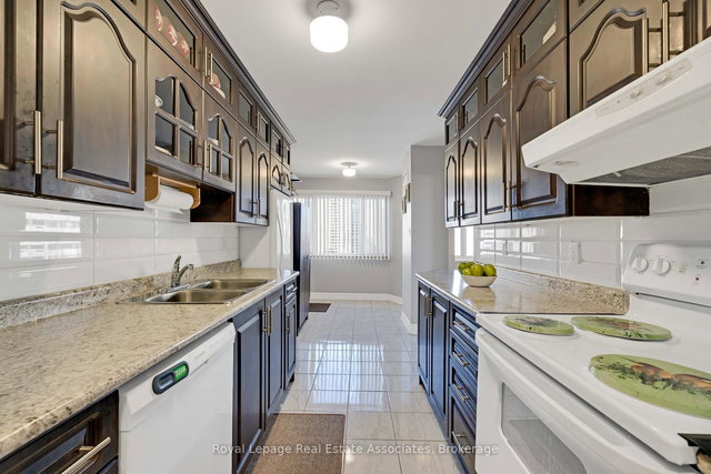 912 - 50 Elm Drive E