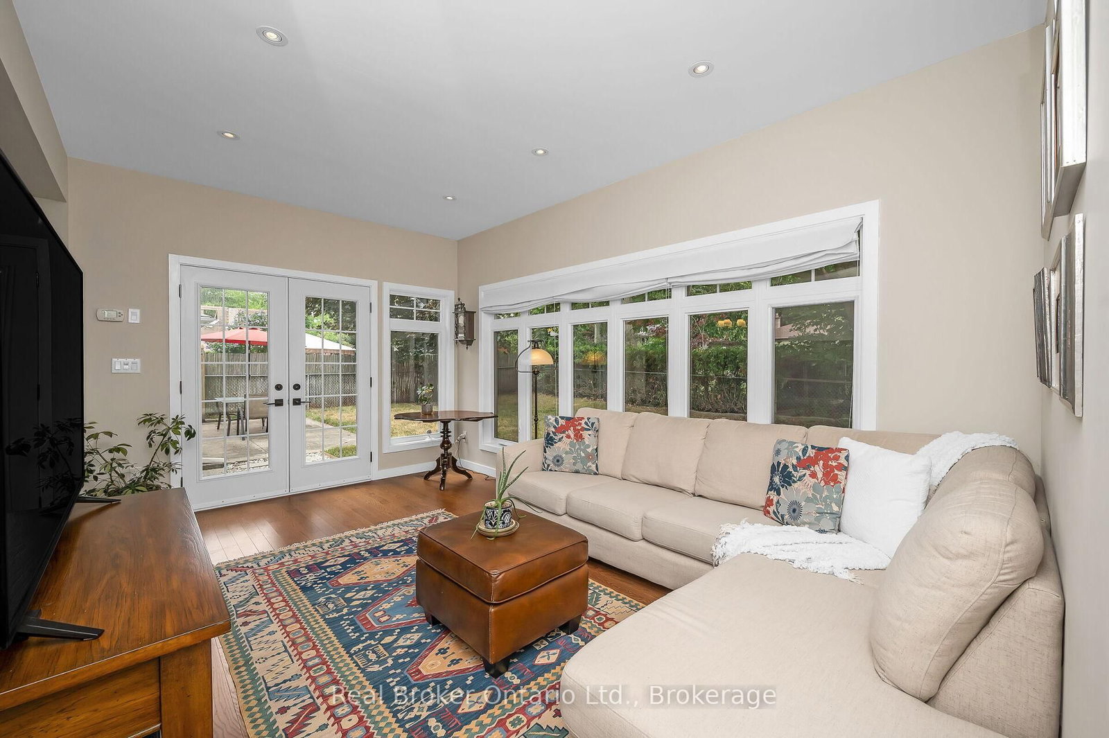 Listing Image 16