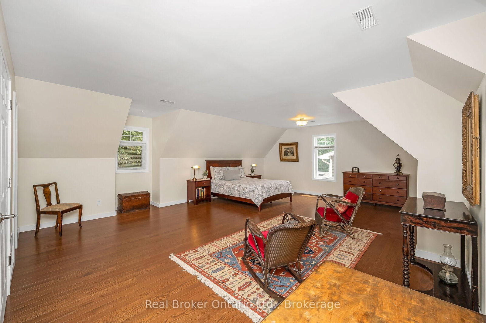 Listing Image 33