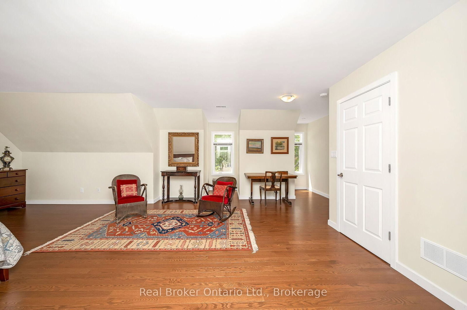 Listing Image 34