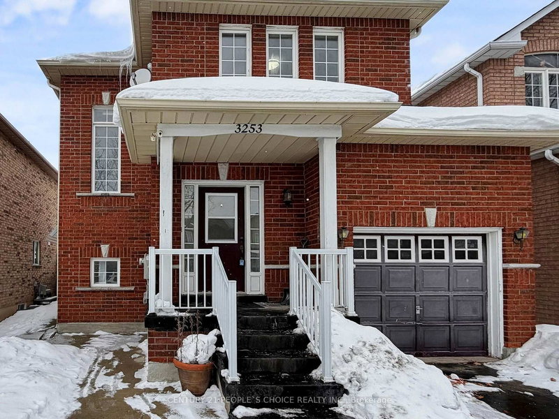 3253 Bruzan Cres, Mississauga, L5N 8E7 | Image 3
