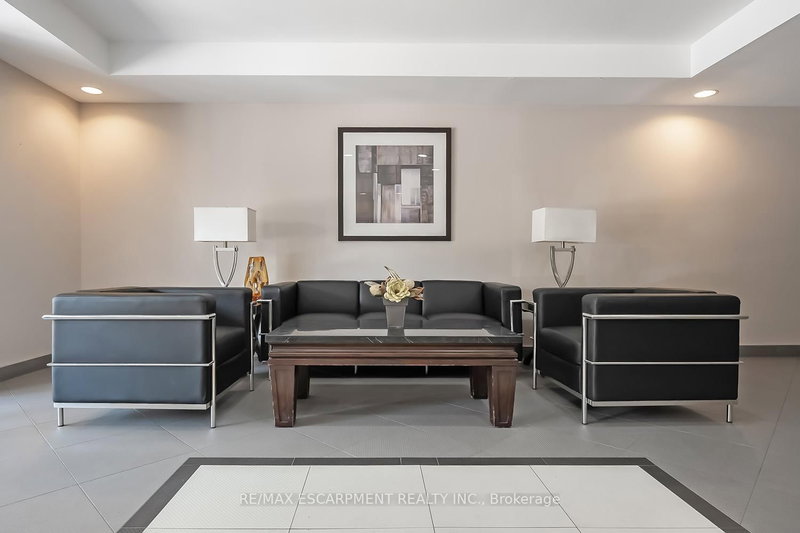 503 - 396 Plains Rd E, Burlington, L7T 2C8 | Image 3