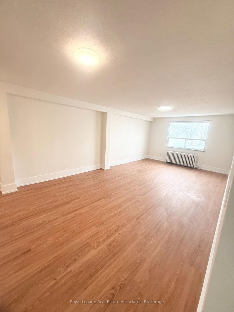 3 - 237 Lakeshore Rd E, Mississauga, L5G 1G8 | Image 3