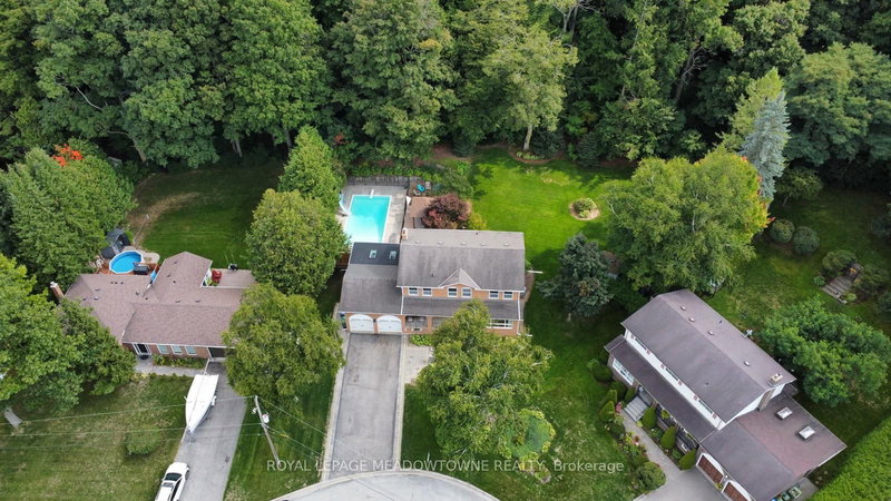 40 Hilltop Dr, Caledon, L7C 1H6 | Image 2