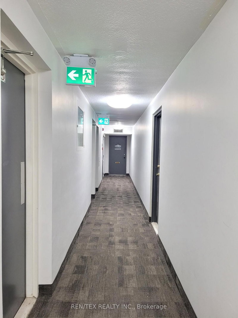 302 - 26 Sterne Ave, Brampton, L6W 2Y5 | Image 2