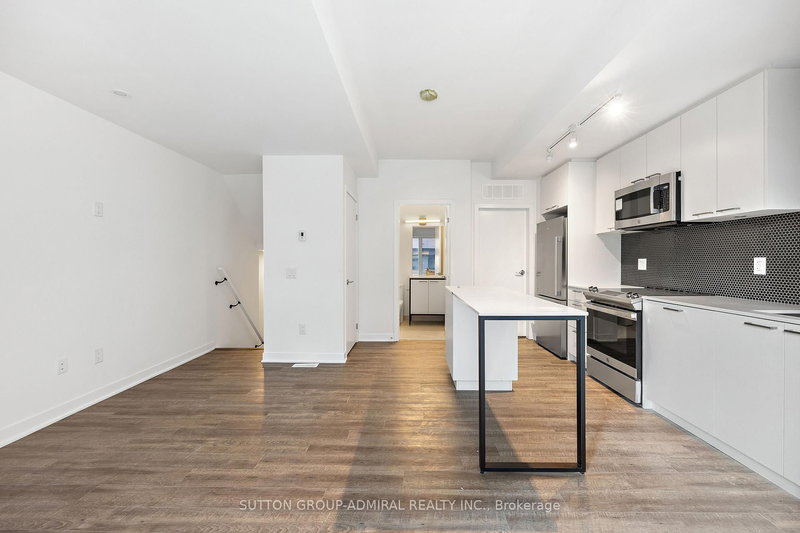 TH5 - 10 Ed Clark Gdns, Toronto, M6N 1J5 | Image 2