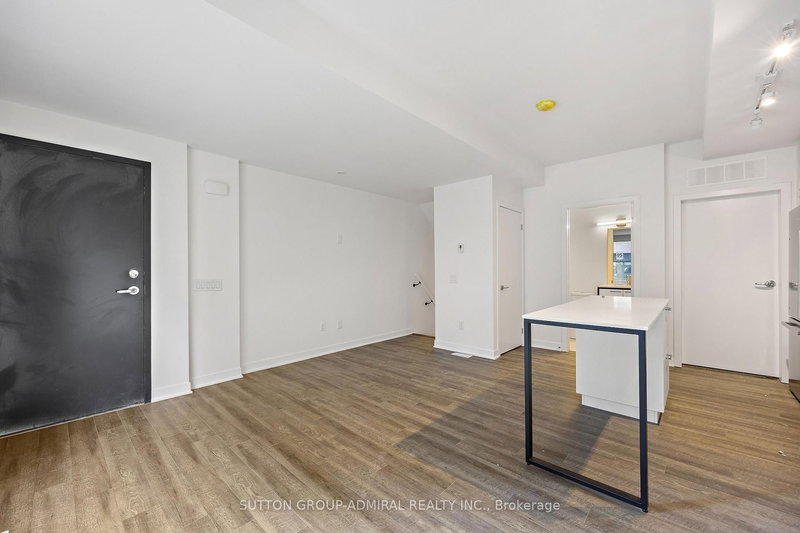 TH5 - 10 Ed Clark Gdns, Toronto, M6N 1J5 | Image 3