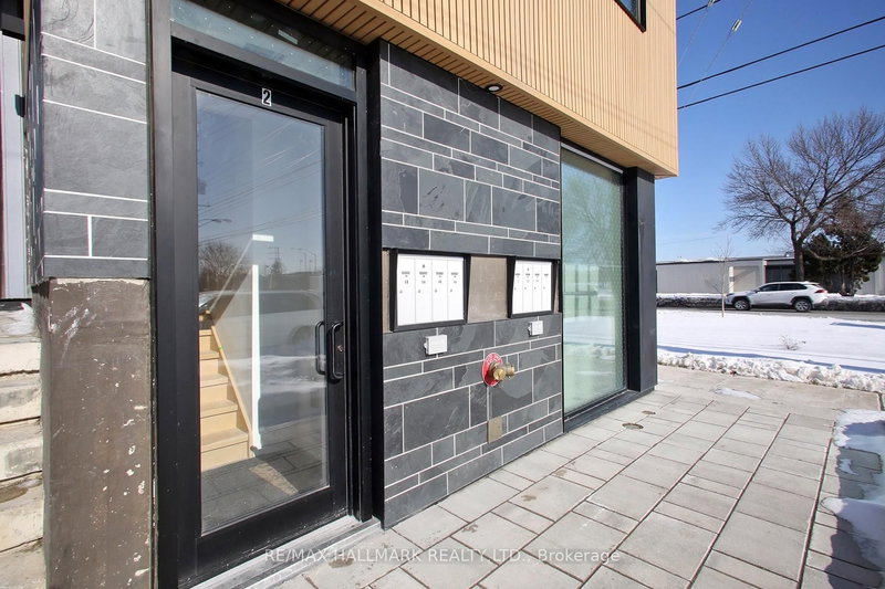 2 Owen Dr, Toronto, M8W 1W7 | Image 2