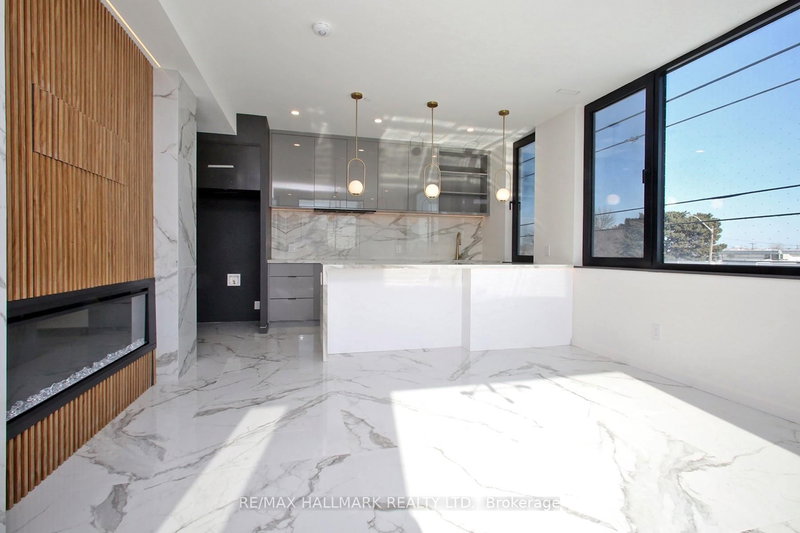 2 Owen Dr, Toronto, M8W 1W7 | Image 3