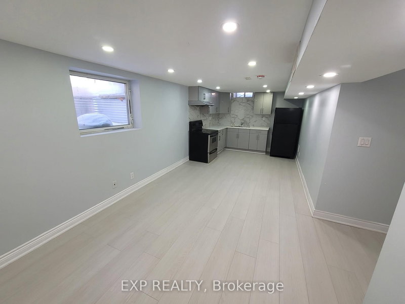 4372 Heathgate Cres, Mississauga, L5R 2C1 | Image 2