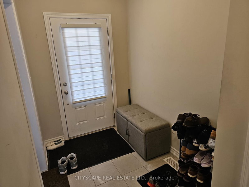 25 Braida Lane, Halton Hills, L7J 0B7 | Image 3