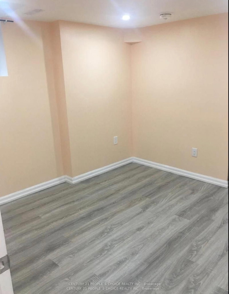 Bsmt - 5951 Mersey St, Mississauga, L5V 1W1 | Image 2